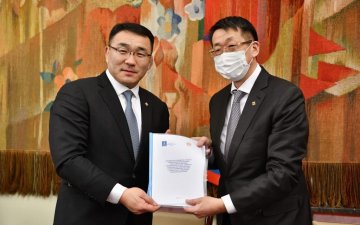 Засгийн газрын зарим чиг үүргийг орон нутагт төлөөлөн хэрэгжүүлэх гэрээнд гарын үсэг зурлаа