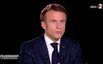 Франц улсын ерөнхийлөгч Эммануэль Макрон тэтгэврийн насыг нэмэгдүүлэх амлалтыг өглөө