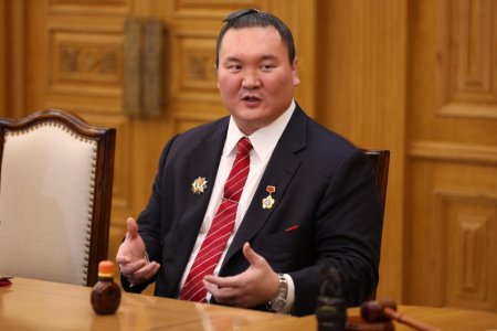 Хакухо М.Даваажаргалд Монгол Улсын Ерөнхий сайдын нэрэмжит цомыг үүрд хадгалуулахаар шийдвэрлэв