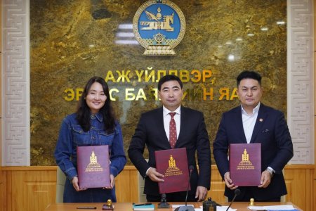 АЖ ҮЙЛДВЭР, ЭРДЭС БАЯЛГИЙН САЛБАРЫН 2026-2027 ОНЫ ХАМТЫН ХЭЛЭЛЦЭЭРИЙГ БАЙГУУЛЖ, ГУРВАН ТАЛЫН ТӨЛӨӨЛӨЛ ГАРЫН ҮСЭГ ЗУРЖ ЁСЧЛОН БАТАЛЛАА