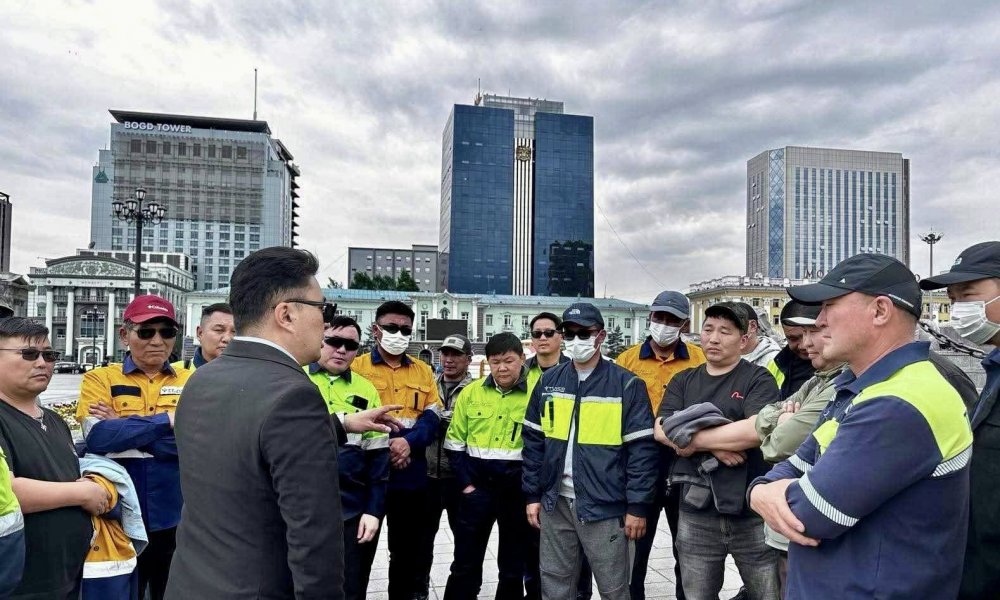 УУЛ УУРХАЙН САЛБАРЫН НЭР БҮХИЙ ГУРВАН КОМПАНИЙН АЖИЛТНУУД ХӨДӨЛМӨРЛӨХ ЭРХИЙНХЭЭ ТӨЛӨӨ ЭВЛЭЛДЭН НЭГДЛЭЭ...