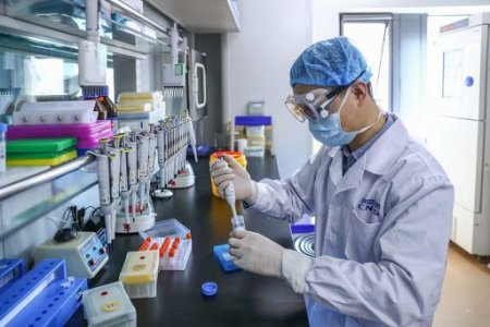 Коронавирусийн вакцин бүтээх өрсөлдөөнд Хятад тэргүүлж эхэллээ
