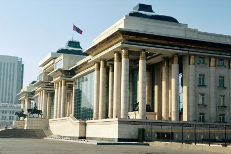 Чуулган: ҮХЦ-ийн Монгол Улсын Ерөнхийлөгчийн сонгуулийн тухай хуулийн зарим заалт нь Үндсэн хуулийг зөрчсөн гэсэн дүгнэлтийг  хэлэлцэнэ
