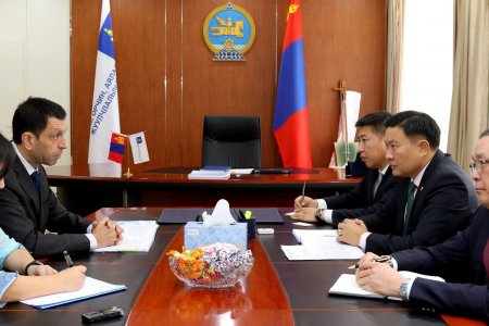 БОАЖ-ЫН САЙД Н.ЦЭРЭНБАТ НҮБ-ЫН АНДНЭЗК-ЫН ДЭД ЗАХИРАЛ КАВЕХ ЗАХЕДИГ ХҮЛЭЭН АВЧ УУЛЗЛАА