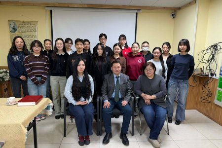 ШУА-ИЙН ХЗХ-ИЙН ЗАХИРАЛ, ДОКТОР, ДЭД ПРОФЕССОР О. ШИНЭБАЯР   “ХЭЛНИЙ НЭГЖҮҮДИЙН УТГЫН СУДАЛГАА” СЭДВЭЭР ЛЕКЦ УНШЛАА