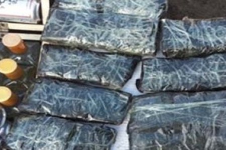 Гашуунсухайтын боомтоор 50 боодол хар тамхи оруулах гэж байсан этгээдийг илрүүлжээ