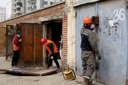 ХСҮТ-ийн эзэмшил газарт хууль бусаар барьсан гараашнуудыг буулгалаа
