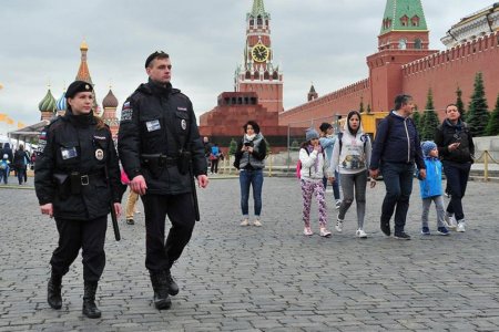 ОХУ-ын цагдаа нар албан тушаалаасаа бууж ачаалал багатай, цалин өндөр ажил сонгож байгааг Өрнөдийн хэвлэл мэдээлжээ
