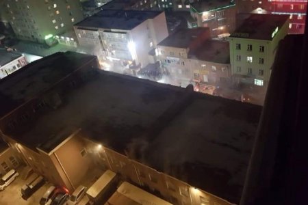 Баянзүрх худалдааны төвд гарсан галыг 25 минут ажиллаж унтраажээ