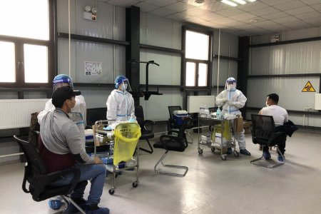 “Эрдэнэс-Тавантолгой” ХК-ийн 1376 ажилтанг дархлаажуулалтад хамрууллаа