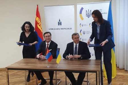 “ВИЗИЙН ШААРДЛАГААС ХАРИЛЦАН ЧӨЛӨӨЛӨХ ТУХАЙ МОНГОЛ УЛСЫН ЗАСГИЙН ГАЗАР, УКРАИН УЛСЫН ЗАСГИЙН ГАЗАР ХООРОНДЫН ХЭЛЭЛЦЭЭР”-Т ГАРЫН ҮСЭГ ЗУРАВ