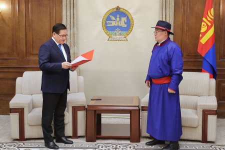 Үй олноор хөнөөх зэвсэг дэлгэрүүлэх болон терроризмтой тэмцэх тухай хуулийн төслийг өргөн барилаа