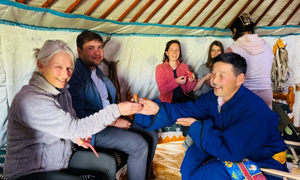 ХӨДӨӨГИЙН АЯЛАЛ ЖУУЛЧЛАЛЫГ ХӨГЖҮҮЛЖ БУЙ Г.ШИЖИРБААТАРЫН ҮЙЛ АЖИЛЛАГААТАЙ ТАНИЛЦЛАА.