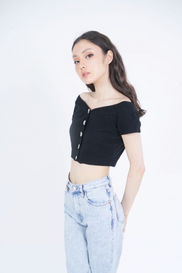 Crop top with button 
