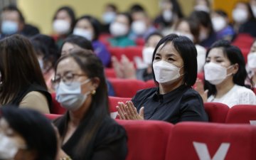 АРХАНГАЙ АЙМАГ БОЛОВСРОЛЫН ЧАНАРЫН ҮЗҮҮЛЭЛТЭЭРЭЭ 21 АЙМГААС 7 ДУГААРТ ЖАГСАЖ БАЙНА.