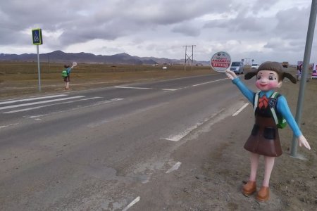 Сургуулийн бүст замын хөдөлгөөнд анхаарал болгоомжтой оролцохыг сануулж байна