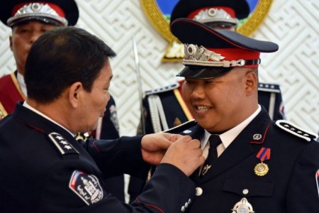 Алба хаагчдад цол, шагнал гардуулах ёслолын ажиллагаа зохион байгуулагдлаа