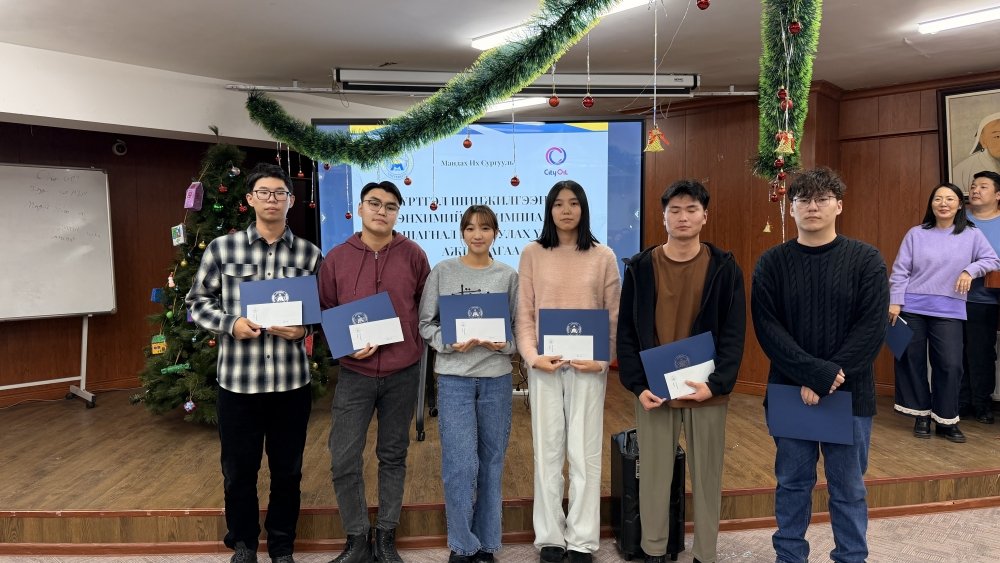 The School of Accounting – Department of Accounting and Analysis successfully organized and concluded its traditional “Fundamentals of Accounting Olympiad” and “Accounting Olympiad” on December 18, 2025 