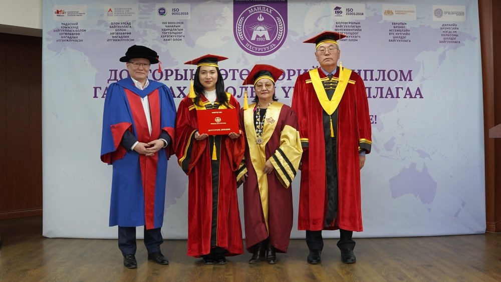 Doctoral Graduation Ceremony Held for Business Administration Program