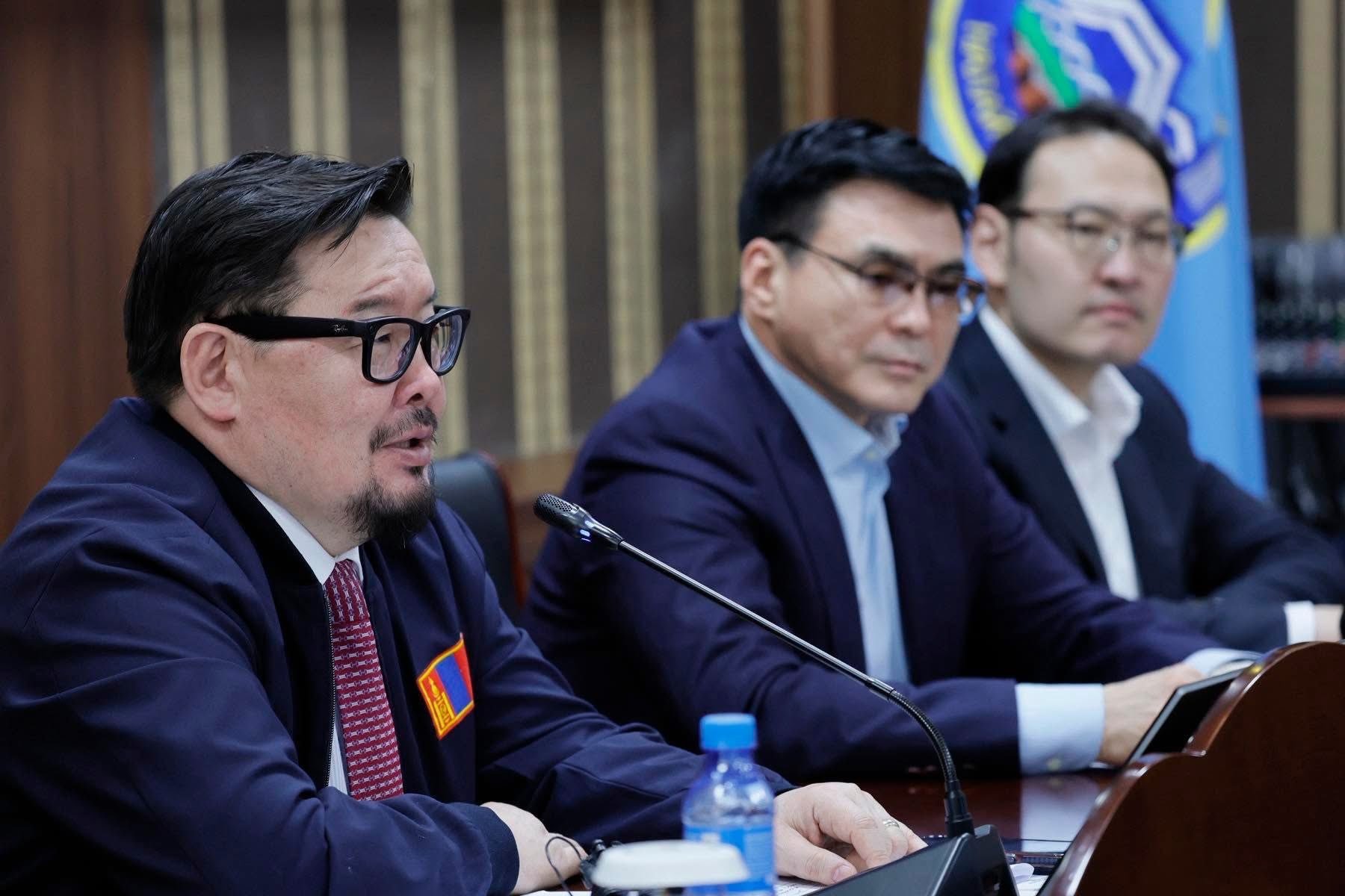 2026 оны 03 дугаар сарын 22-ны өдөр Монгол Улсын Ерөнхий сайд Г.Занданшатар,  Улсын Их Хурлын гишүүн С.Амарсайхан, Улсын Их Хурлын гишүүн, Цахим Хөгжлийн сайд Э.Батшугар нар Налайх дүүрэгт ажиллалаа.