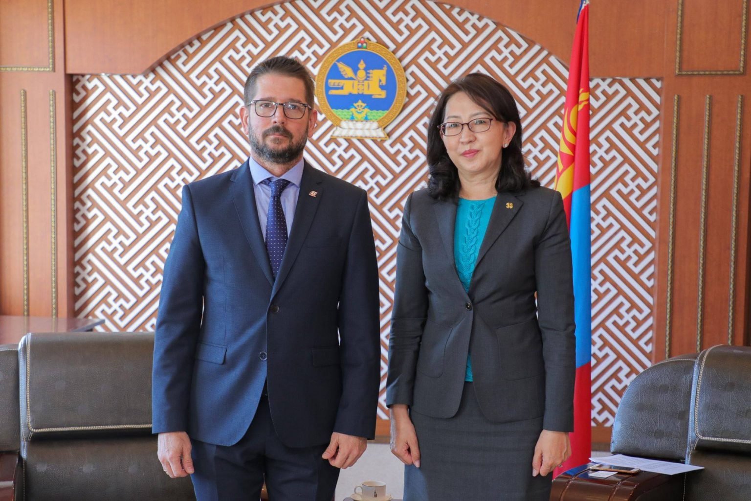 БНКУ-ын элчин сайдыг хүлээн авч уулзлаа