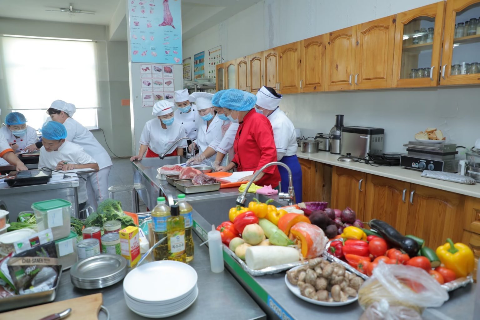 Ерөнхий боловсролын сургуулиудыг хоол үйлдвэрлэл үйлчилгээнд үе шаттайгаар шилжүүлэх төлөвлөгөө батлагдлаа