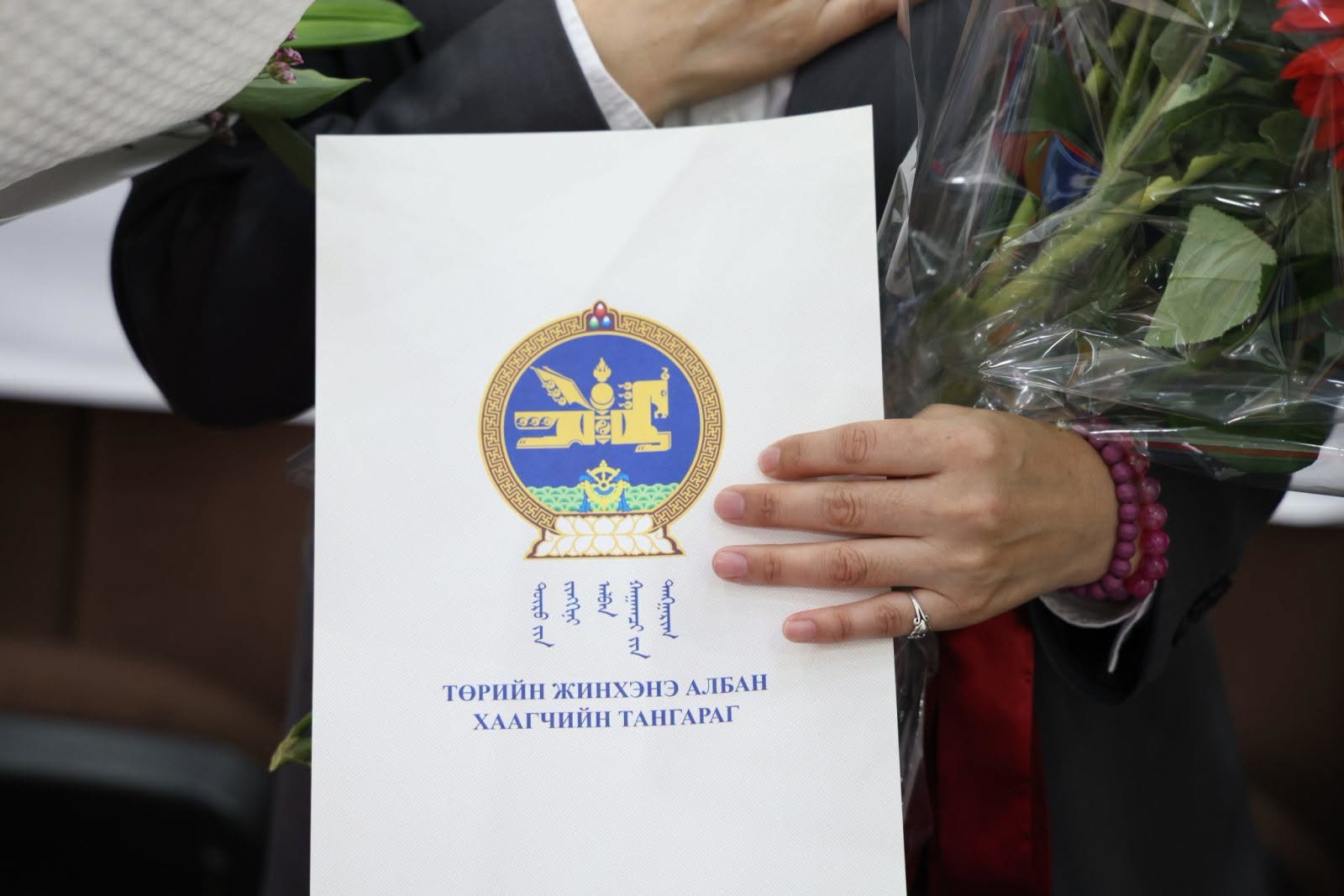 Төрийн жинхэнэ албан хаагчийн тангараг өргөх ёслолын арга хэмжээ боллоо