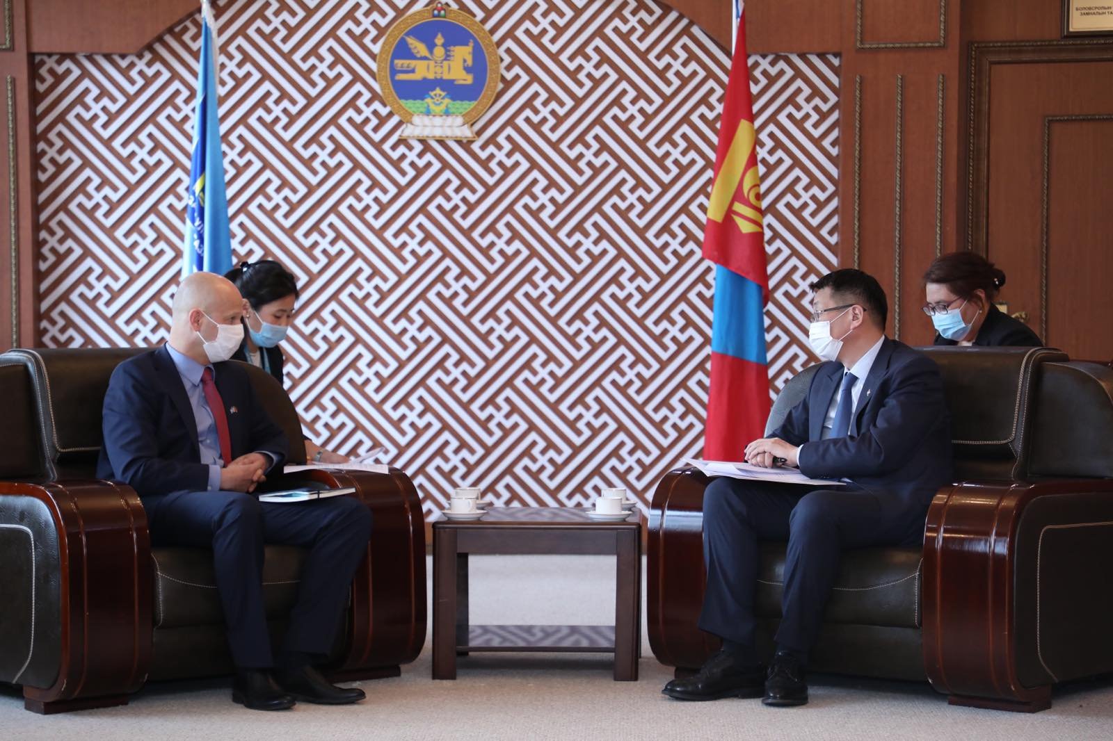 Өсвөр насны хүүхдүүдийн өмнө тулгамдаж байгаа сэтгэлзүйн асуудлыг шийдвэрлэхэд НҮБ-ын Хүүхдийн сантай хамтарна