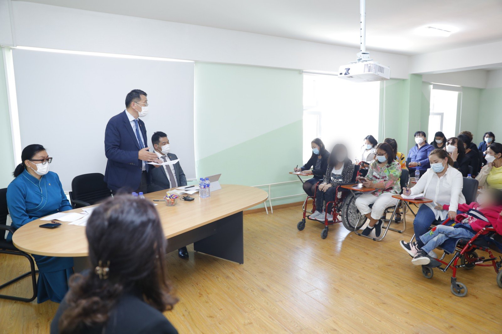 ТУСГАЙ ХЭРЭГЦЭЭТ ХҮҮХЭД БОЛОВСРОЛ, ЭРҮҮЛ МЭНД, НИЙГМИЙН ХАМГААЛЛЫН ҮЙЛЧИЛГЭЭГ НЭГ ЦЭГЭЭС АВАХ БОЛОМЖИЙГ БҮРДҮҮЛНЭ  