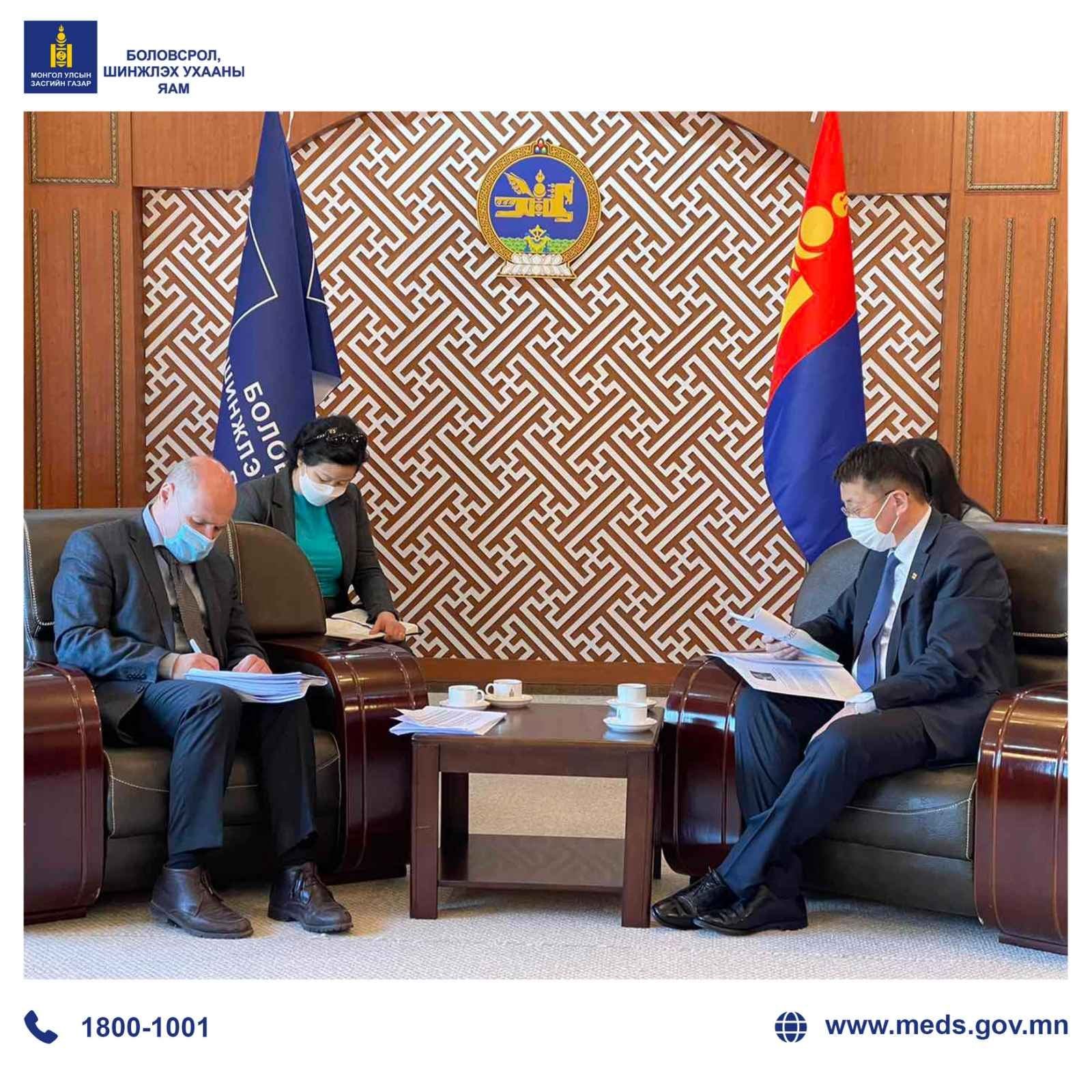 Minister of Education and Science L.Enkh-Amgalan welcomes The World Bank Human Development program manager Mr Ruslan Yemtsov