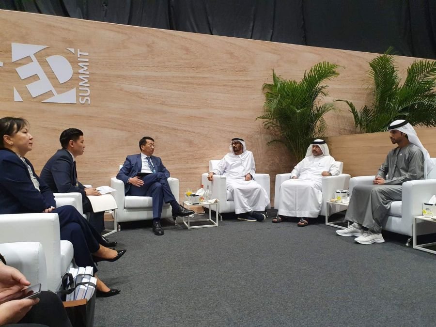 Mongolian and UAE Education Ministers meet during RewirEd summit