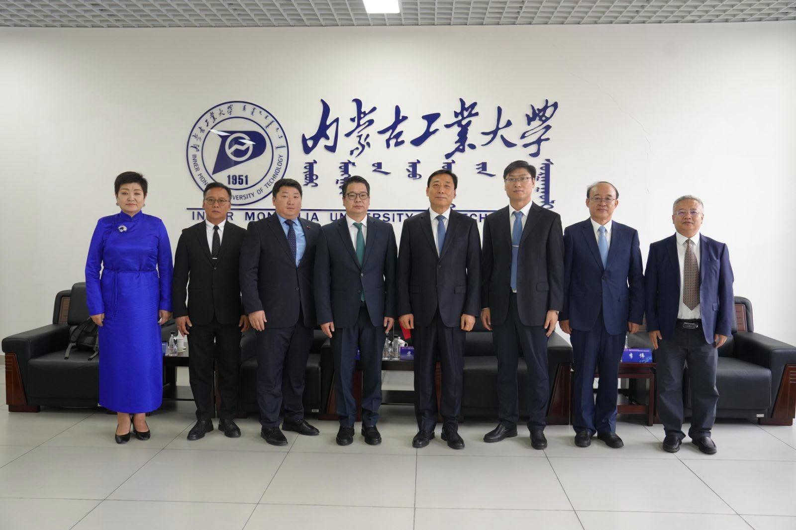 MONGOLIAN EDUCATION OFFICIALS MET WITH INNER MONGOLIA GOVERNMENT DELEGATION