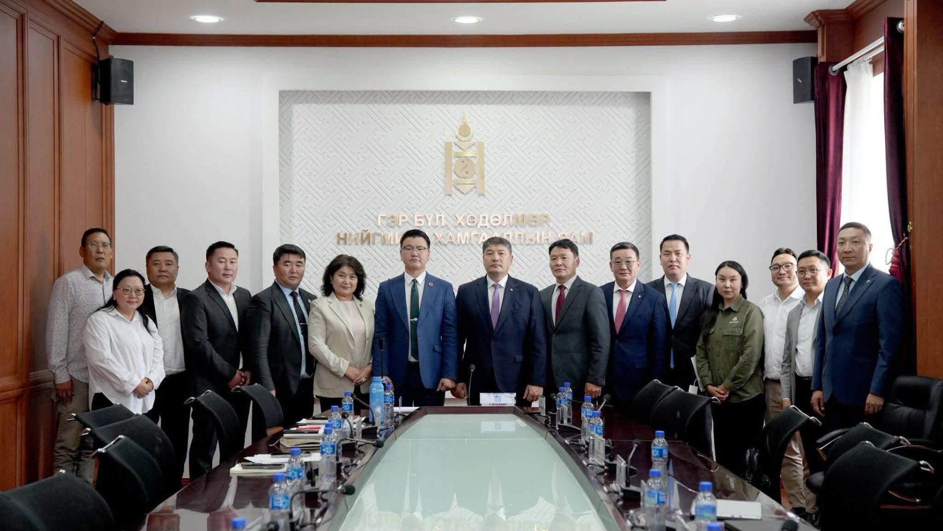УЛСЫН ХӨДӨЛМӨРИЙН ХӨЛСНИЙ ДООД ХЭМЖЭЭ 1 САЯ ТӨГРӨГТ ХҮРСНЭЭР ЭРЧИМ ХҮЧНИЙ САЛБАРЫН ХӨДӨЛМӨРИЙН ХӨЛСНИЙ ДООД ХЭМЖЭЭ 1,7 САЯ, АЖ ҮЙЛДВЭР, ЭРДЭС БАЯЛГИЙН САЛБАРЫН ХӨДӨЛМӨРИЙН ХӨЛСНИЙ ДООД ХЭМЖЭЭ 2 САЯ ТӨГРӨГ БОЛНО