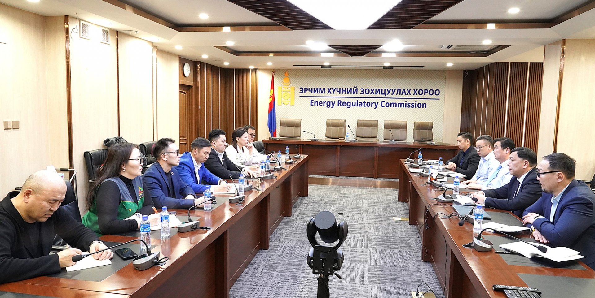 ЭРЧИМ ХҮЧНИЙ ЗОХИЦУУЛАХ ХОРООНЫ ДАРГА Э.ТҮВШИНЧУЛУУН ТЭРГҮҮТЭЙ АЛБАНЫ ХҮМҮҮСТЭЙ УУЛЗАЖ САНАЛ СОЛИЛЦЛОО