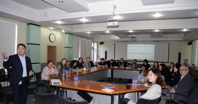 АШИГ ХҮРТЭГЧ ЖИНХЭНЭ ЭЗДИЙН ЭРЭЛД сэдэвт хэлэлцүүлэг боллоо