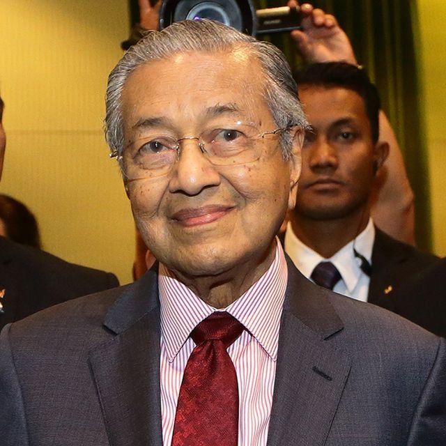 Малайзын Ерөнхий сайд асан Махатхир авлигын эсрэг шалгалттай нүүр туллаа