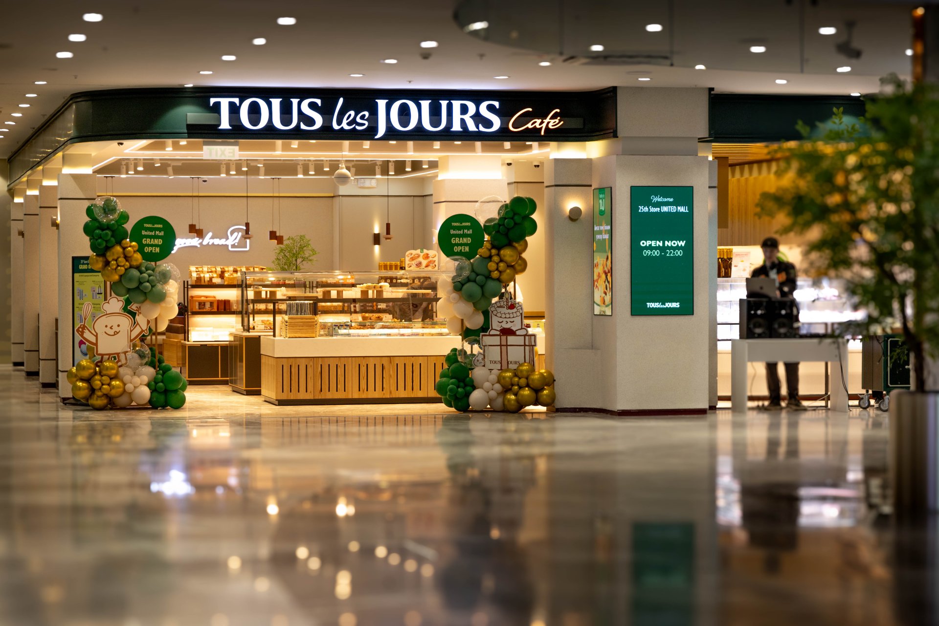 TOUS les JOURS-н 25 дахь салбар United Mall-д нээгдлээ.