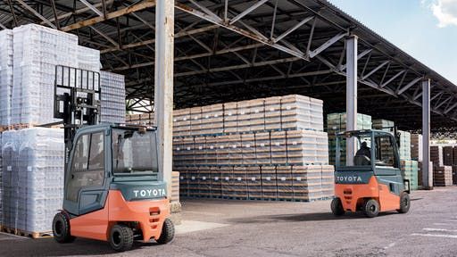 Like the automotive industry, the forklift industry is also transitioning from traditional gasoline engines to battery-powered solutions with the help of advanced Lithium Ion battery technology.