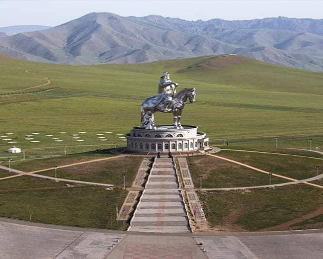 The nearest sightseeings to Ulaanbaatar