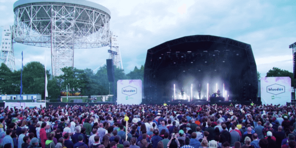 Alt-J’s classic bluedot headline set from 2017