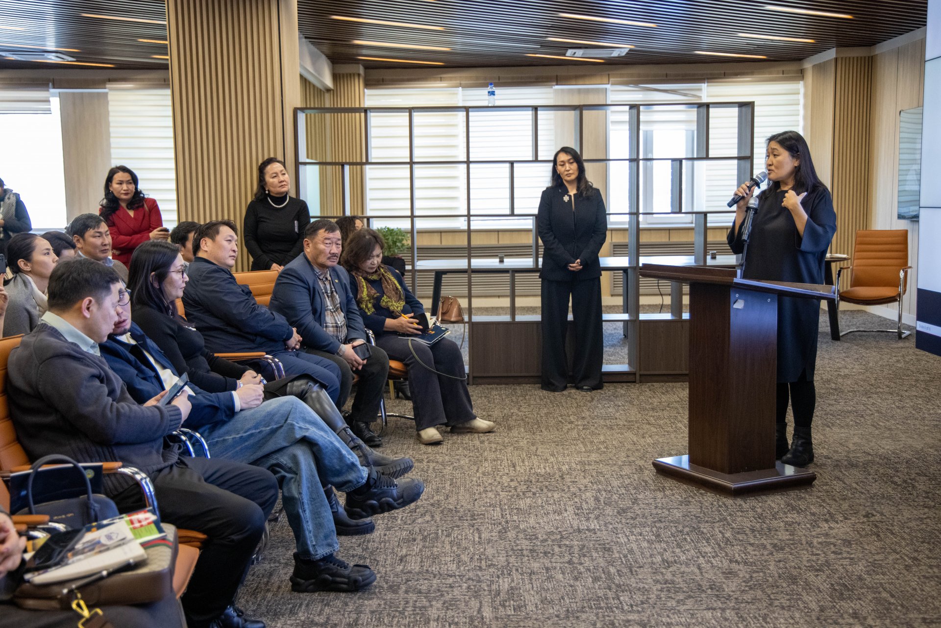“Жуулчны бааз, стандарт” хэлэлцүүлэг боллоо