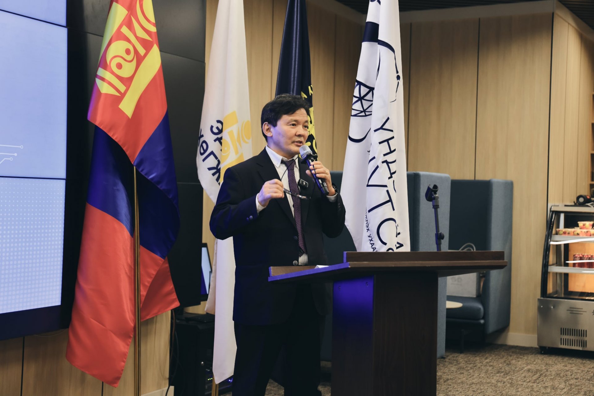 Шинэ санаанаас оюуны өмч рүү “Эрдэм-Идеатон” уралдаант арга хэмжээ зохион байгуулагдлаа