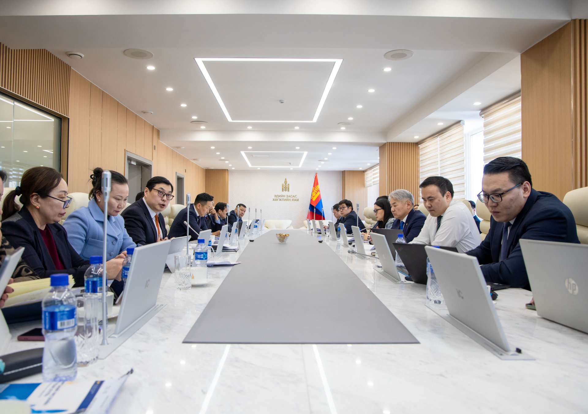 Зам, тээврийн салбарт эдийн засгийн ач холбогдолтой төслүүдийг дэмжихээ илэрхийллээ