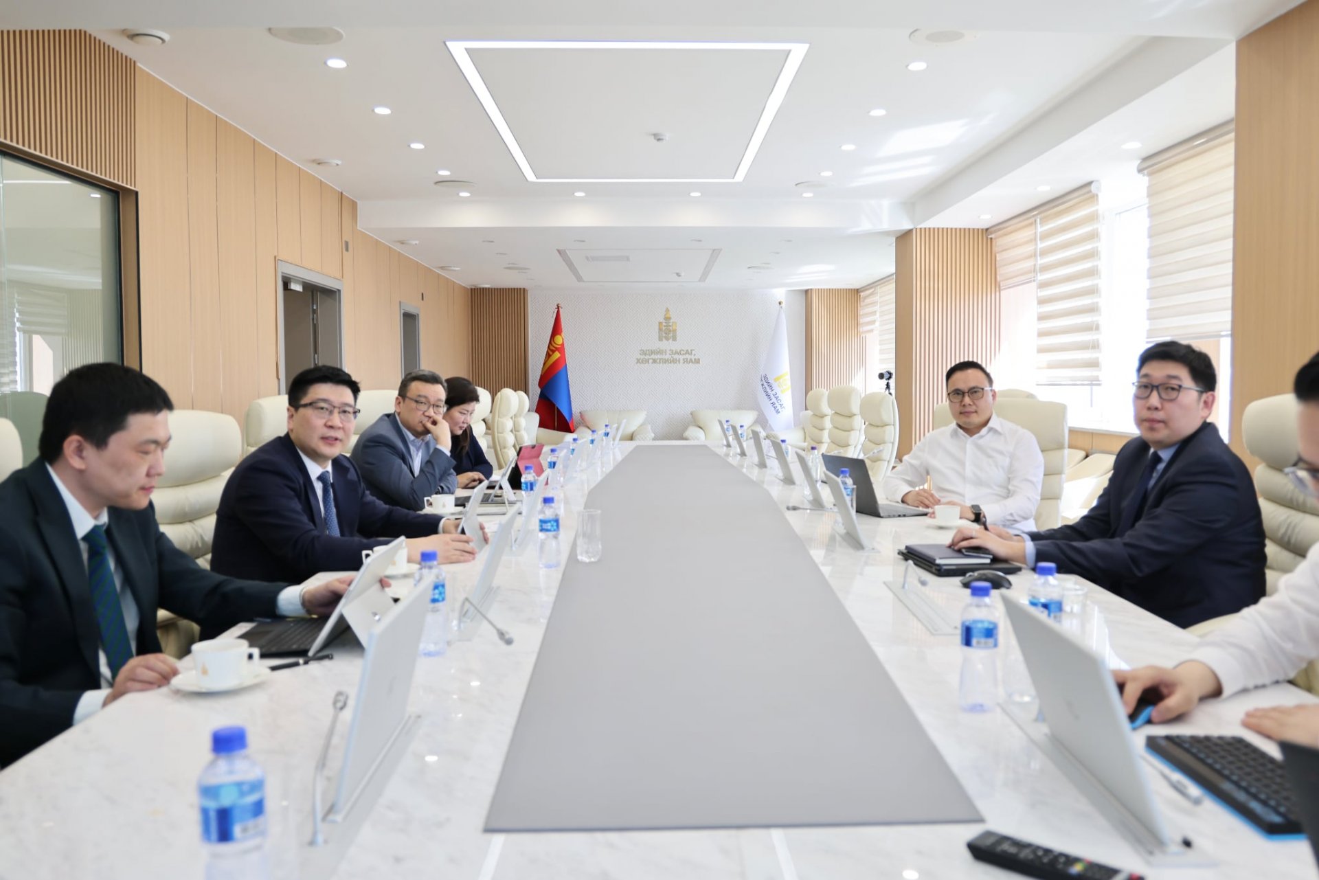 ЭРЧИМ ХҮЧНИЙ САЛБАРЫН ҮР АШИГ, БҮТЭЭМЖИЙГ НЭМЭГДҮҮЛЭХ ЧИГЛЭЛЭЭР САНАЛ СОЛИЛЦЛОО