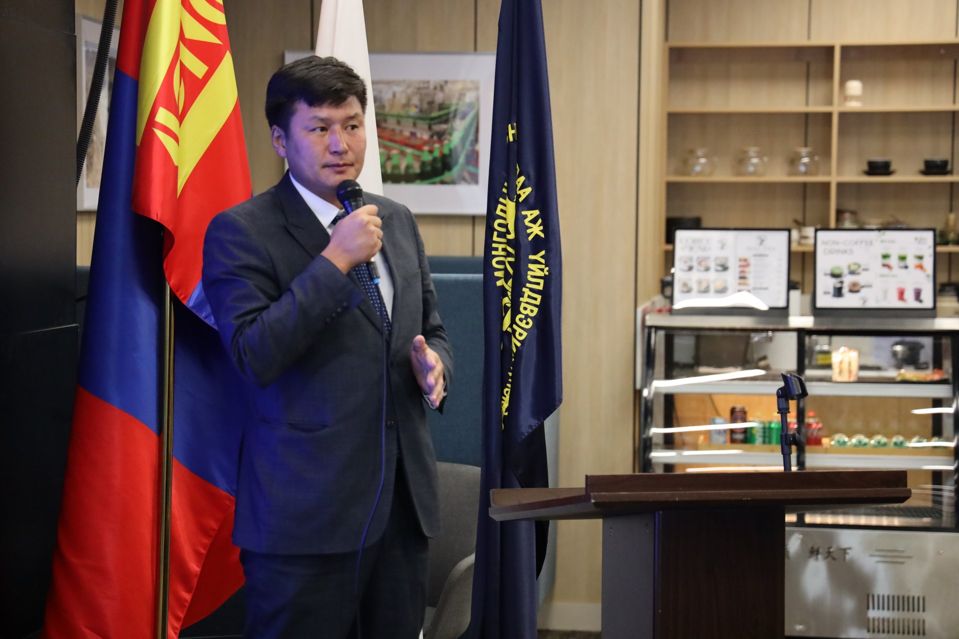 “ЗӨВШӨӨРЛИЙН ШИНЭЧЛЭЛ-ХЯЛБАР ЗОХИЦУУЛАЛТ-БИЗНЕСИЙН ТААТАЙ ОРЧИН” СЭДЭВТ СУРГАЛТ ХОЁР ДАХЬ ӨДРӨӨ ЗОХИОН БАЙГУУЛАГДЛАА