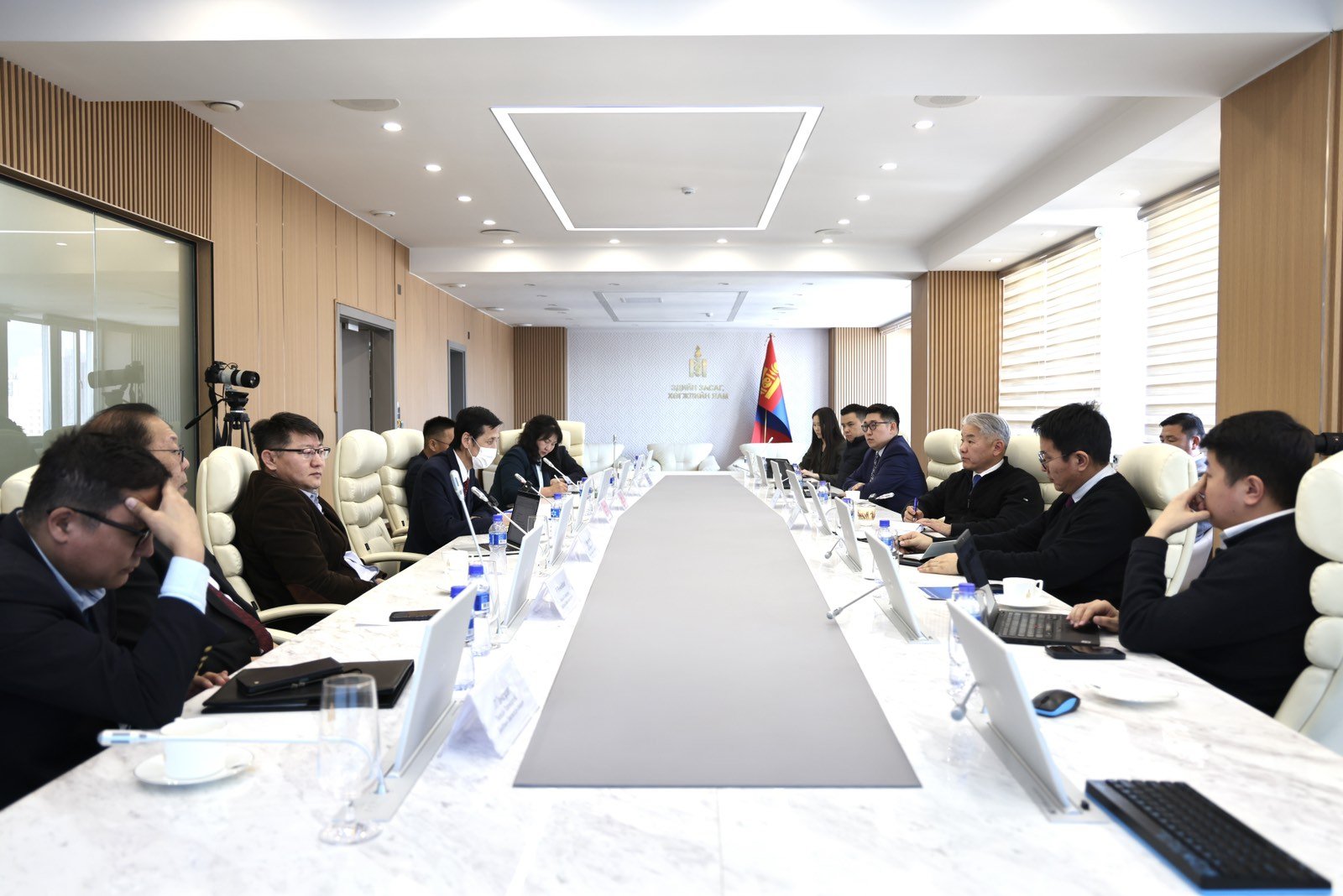 Төсвийн тогтвортой байдлын зөвлөлийн гишүүдийг хүлээн авч уулзлаа