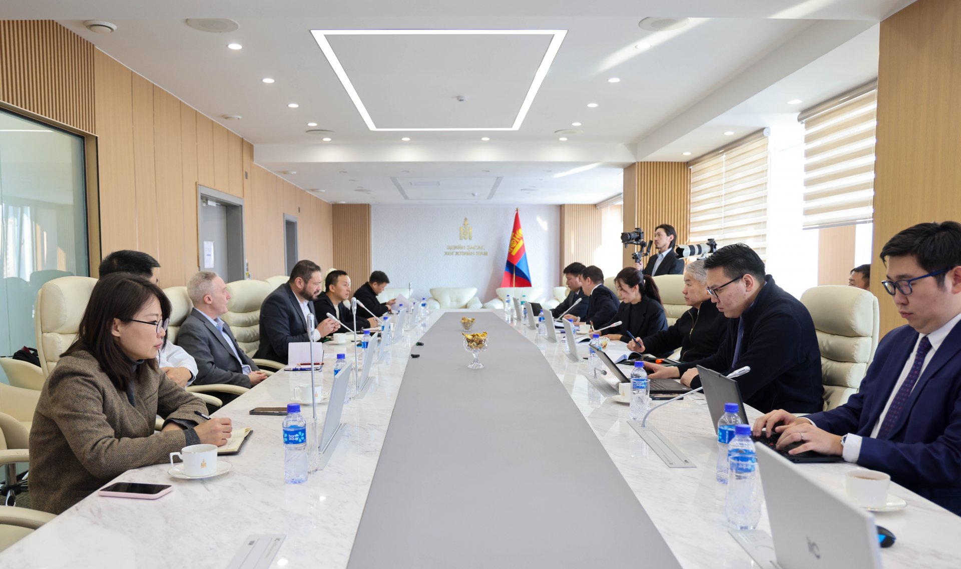 АНУ-ын сэргээгдэх эрчим хүчний компаниудын төлөөллийг хүлээн авч уулзлаа