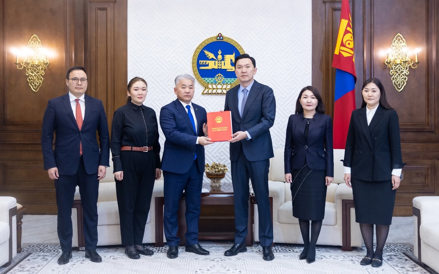 Улсын хөгжлийн жилийн төлөвлөгөөний гүйцэтгэл, Засгийн газрын үйл ажиллагааны хөтөлбөрийн 2025 оны гүйцэтгэлийн тайланг өргөн мэдүүлэв