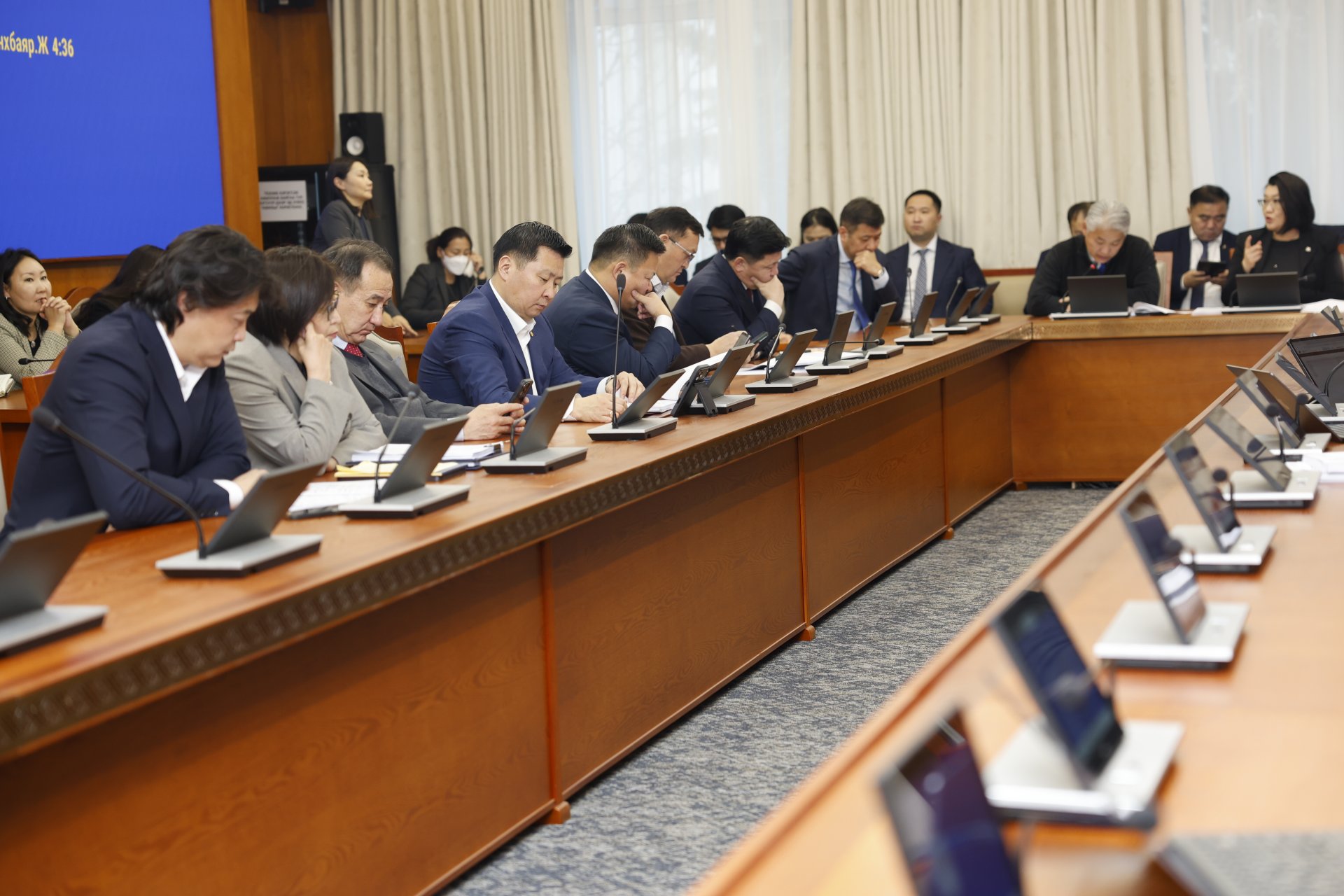 ЕАЭЗХ-той байгуулах түр хэлэлцээрийг соёрхон батлах хуулийн төслийг дэмжив