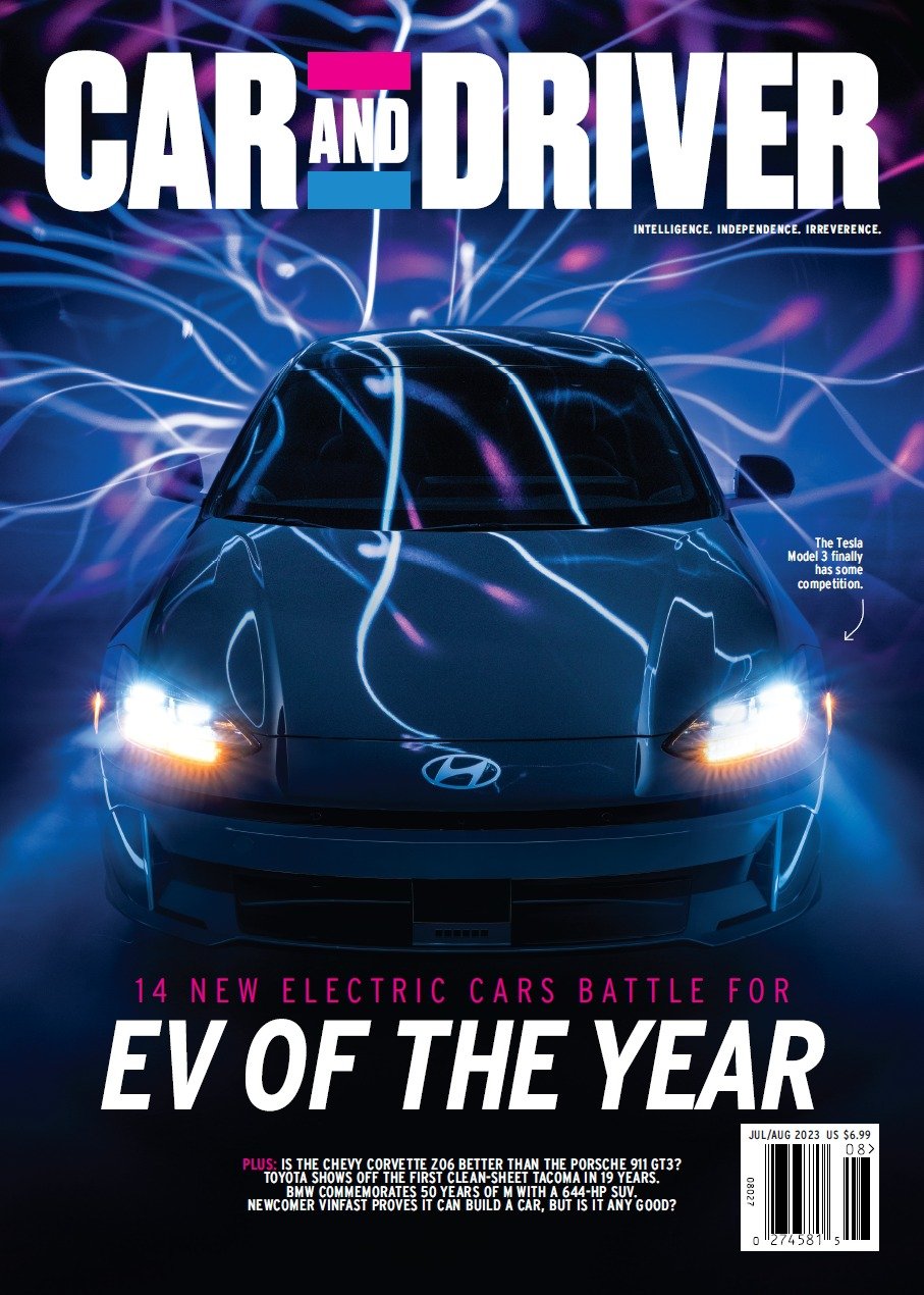 2023 оны Hyundai IONIQ 6 нь оны шилдэг автомашин болон жолоочийн EV-ийн шагналыг хүртлээ.